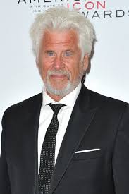 How tall is Barry Bostwick?